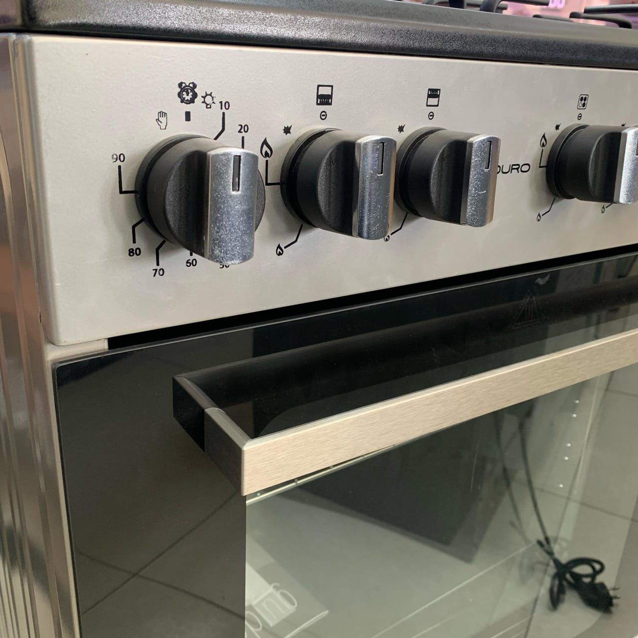 CUISINIERE ENDURO 4FEUX 60X60 A GAZ 2 BOUTTONS CONTROLE ALLUMAGE ELECTRIQUE GRIS AFS6040G CUISINIERE ENDURO 4FEUX 60X60 A GAZ 2 BOUTTONS CONTROLE ALLUMAGE ELECTRIQUE GRIS AFS6040G