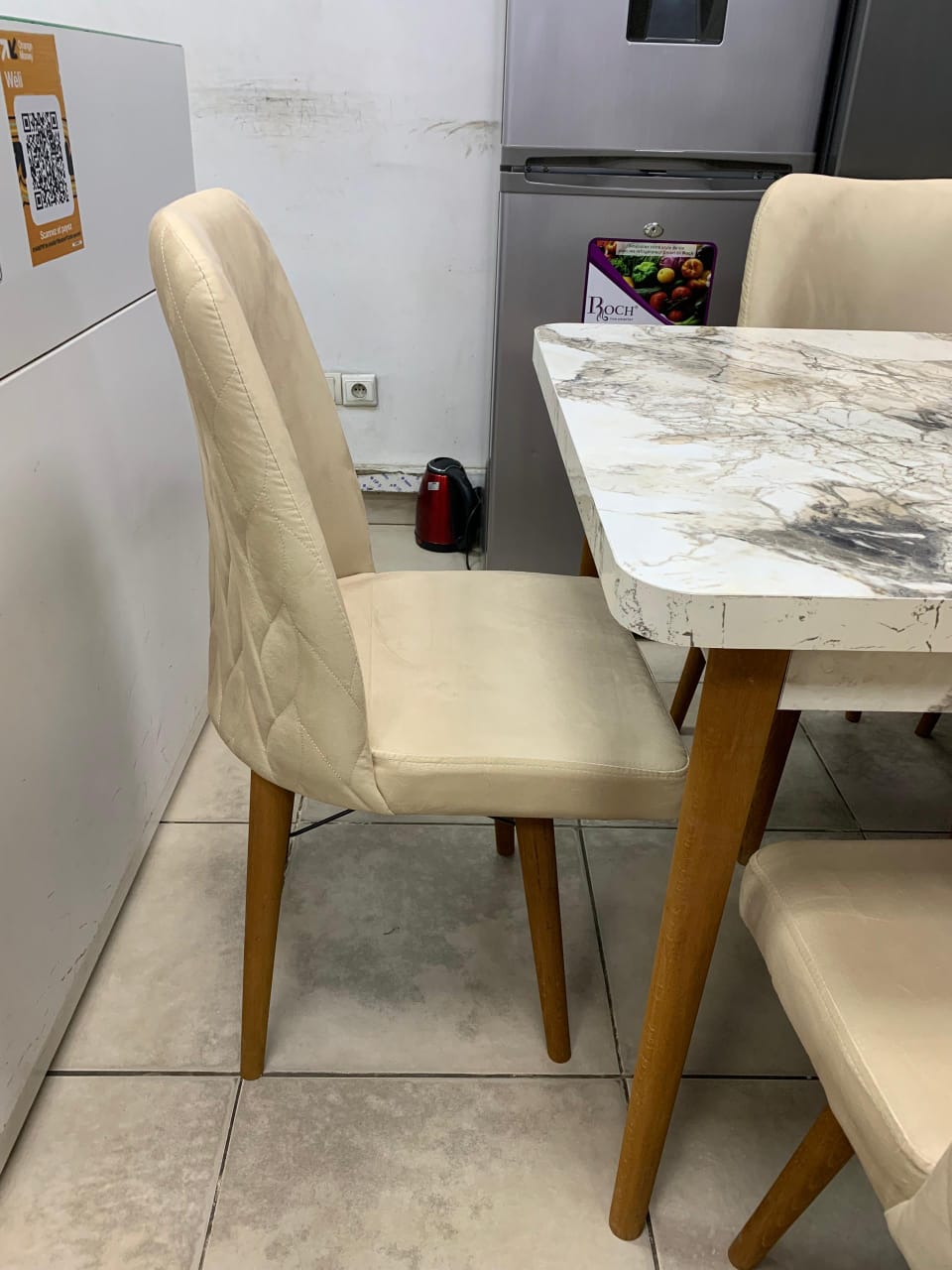 TABLE A MANGER 8 PLACES 180X80 BOIS BLANC BEIGE C1 TABLE A MANGER 8 PLACES 180X80 BOIS BLANC BEIGE C1