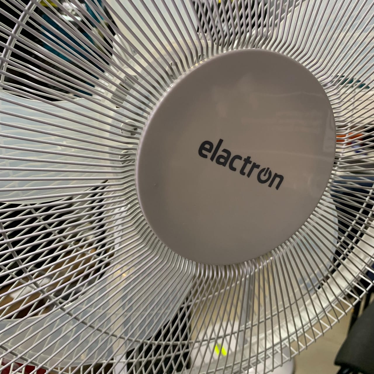 VENTILATEUR ELACTRON 18' SUR PIED AVEC TELECOMMANDE BLANC L96 VENTILATEUR ELACTRON 18' SUR PIED AVEC TELECOMMANDE BLANC L96