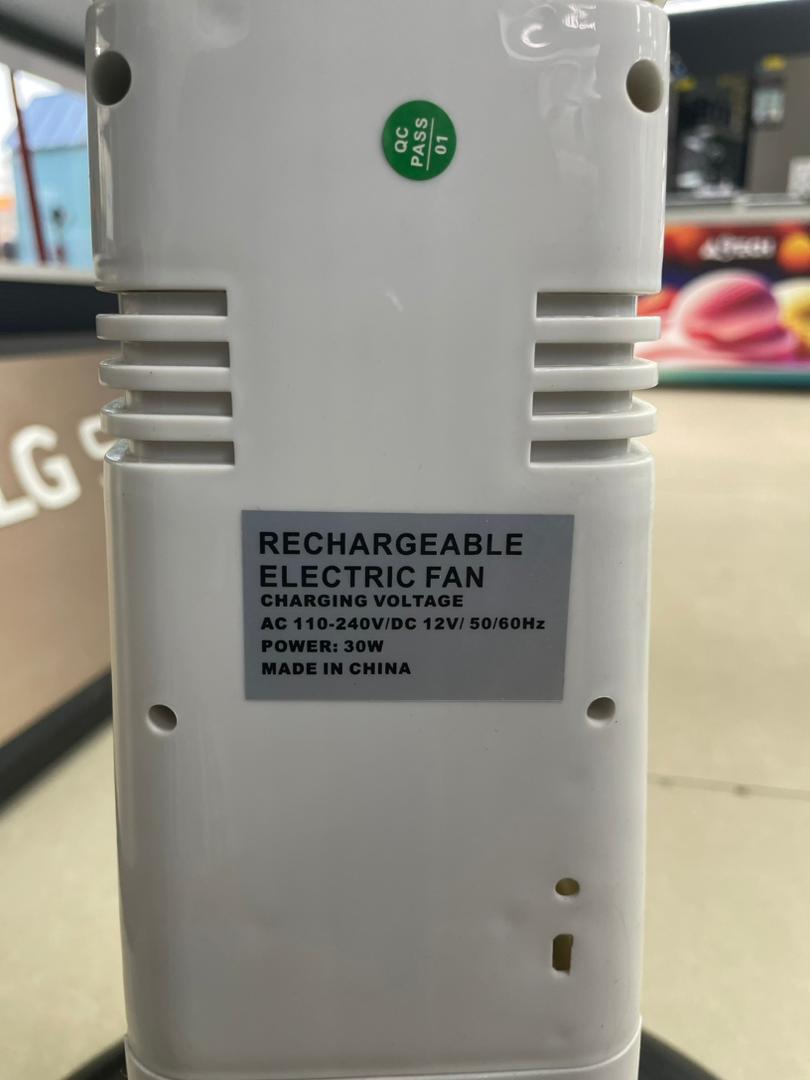 VENTILATEUR BME RECHARGEABLE ELECTRIC AC110 240V/DC12V/50/60HZ VENTILATEUR BME RECHARGEABLE ELECTRIC AC110 240V/DC12V/50/60HZ