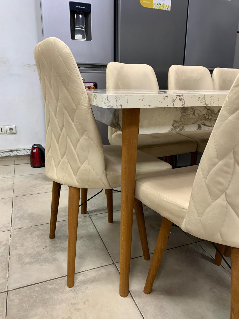 TABLE A MANGER 8 PLACES 180X80 BOIS BLANC BEIGE C1 TABLE A MANGER 8 PLACES 180X80 BOIS BLANC BEIGE C1