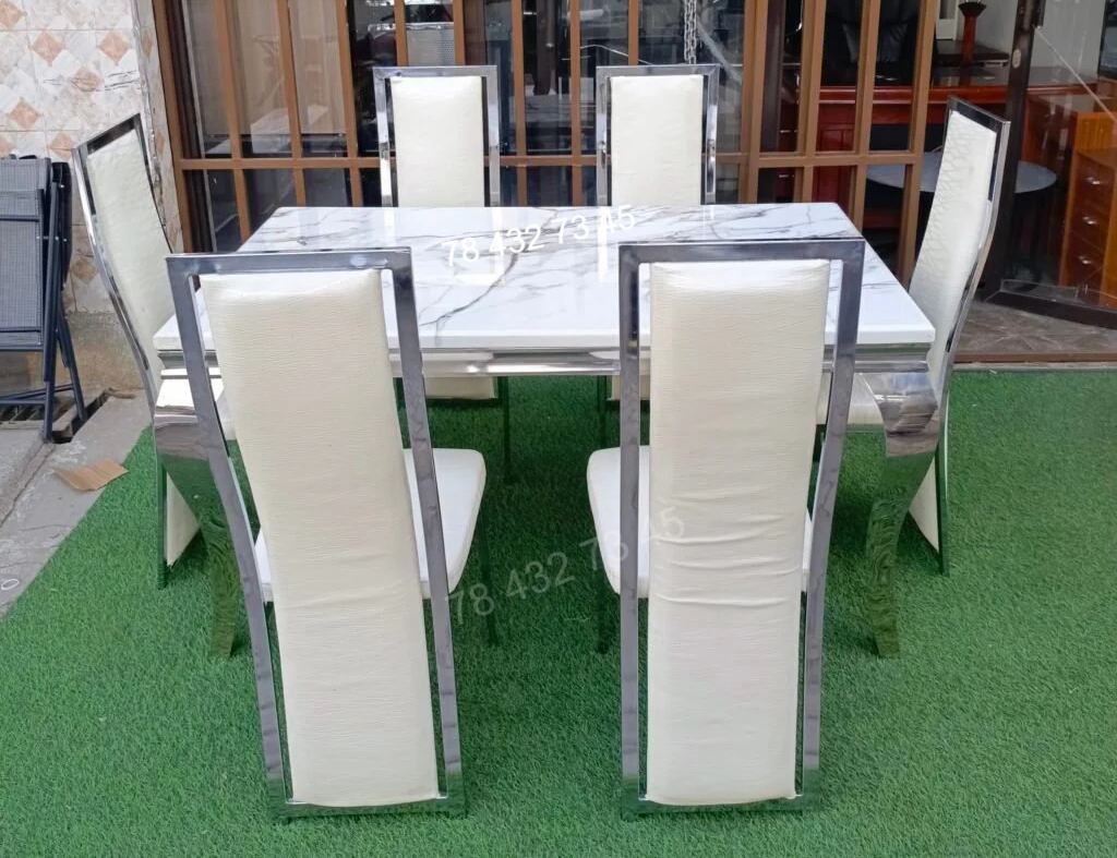 Table à manger moderne en Marbre Blanc Ensemble de table et de chaises pour maison et appartement