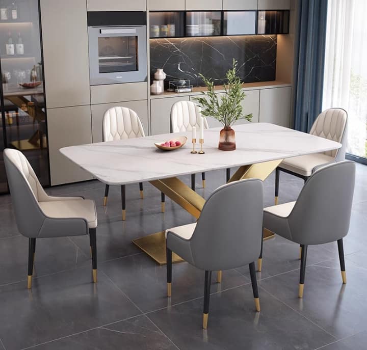 Table A Manger - Marbre Blanc et Pied Doré en X