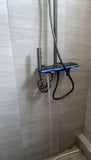 Ensemble Colonne de douche avec affichage numérique et fonction thermostatique, affichage numérique, éclairage LED d'ambiance, 4 modes de jet
