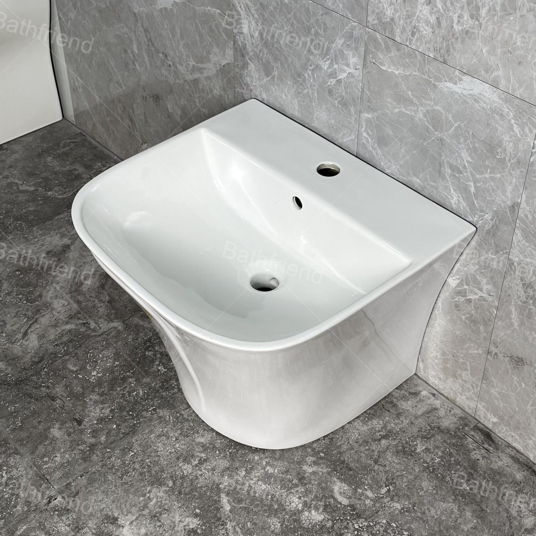 Lavabo mural en céramique: Pour Salles de bain compactes ou spacieuse