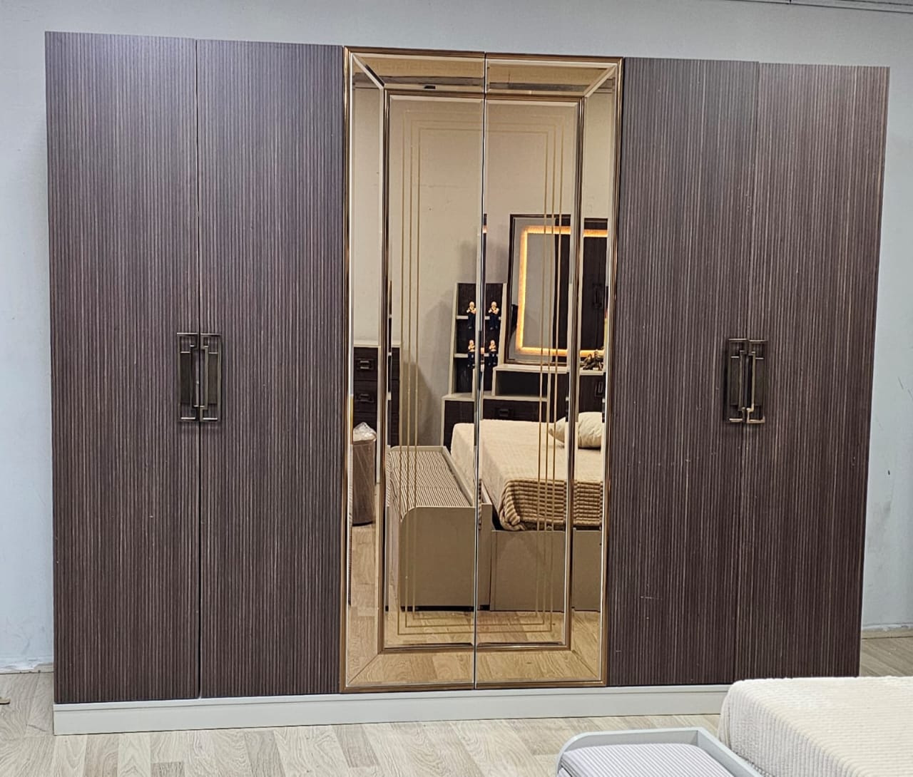 Chambre A coucher amoire 6 Battants 6 Pièces Marron Gris