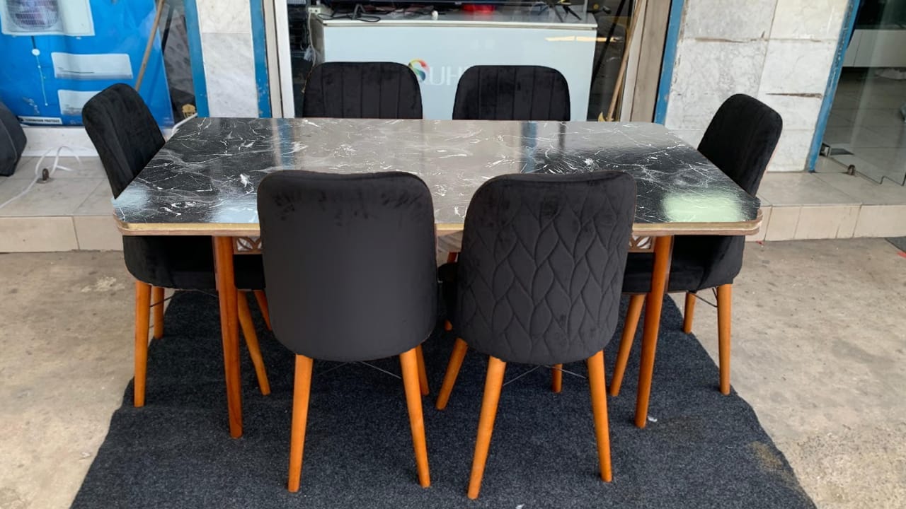 TABLE A MANGER 6 PLACES 80X140 BOIS RECTANGULAIRE NOIR LOTUS