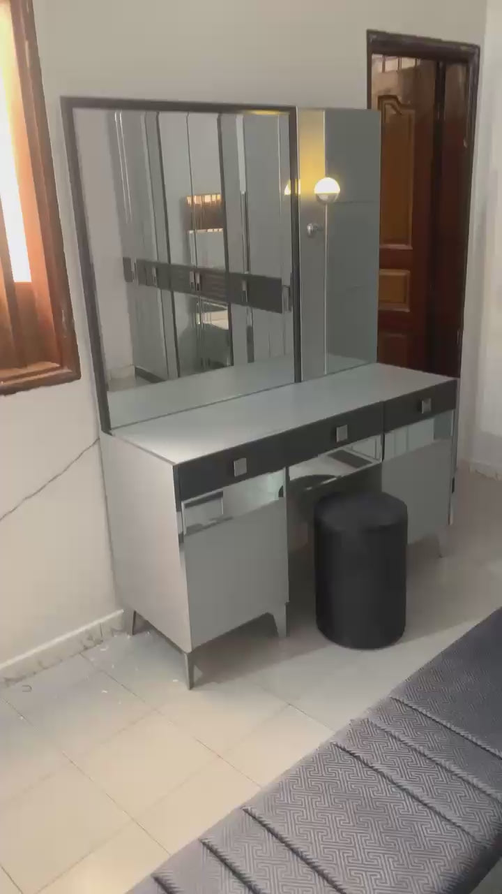 CHAMBRE A COUCHER 6BATTANTS 8PIECES GRIS