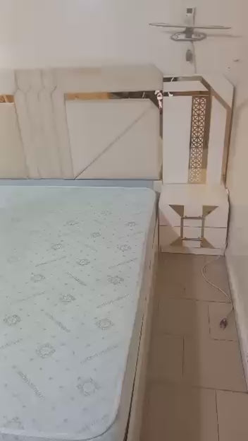 CHAMBRE A COUCHER 6BATTANTS 4PIECES BEIGE DORÉ